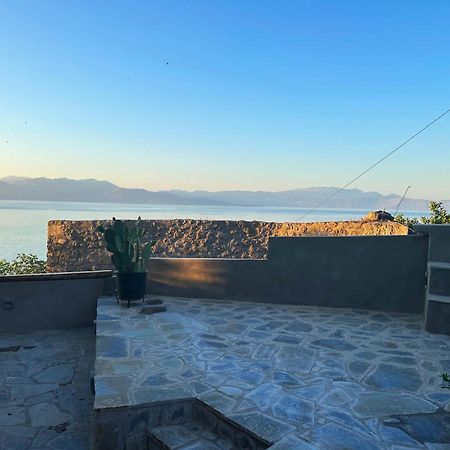 Appartamento Fteri Stone House In Platanos, Akrata Esterno foto