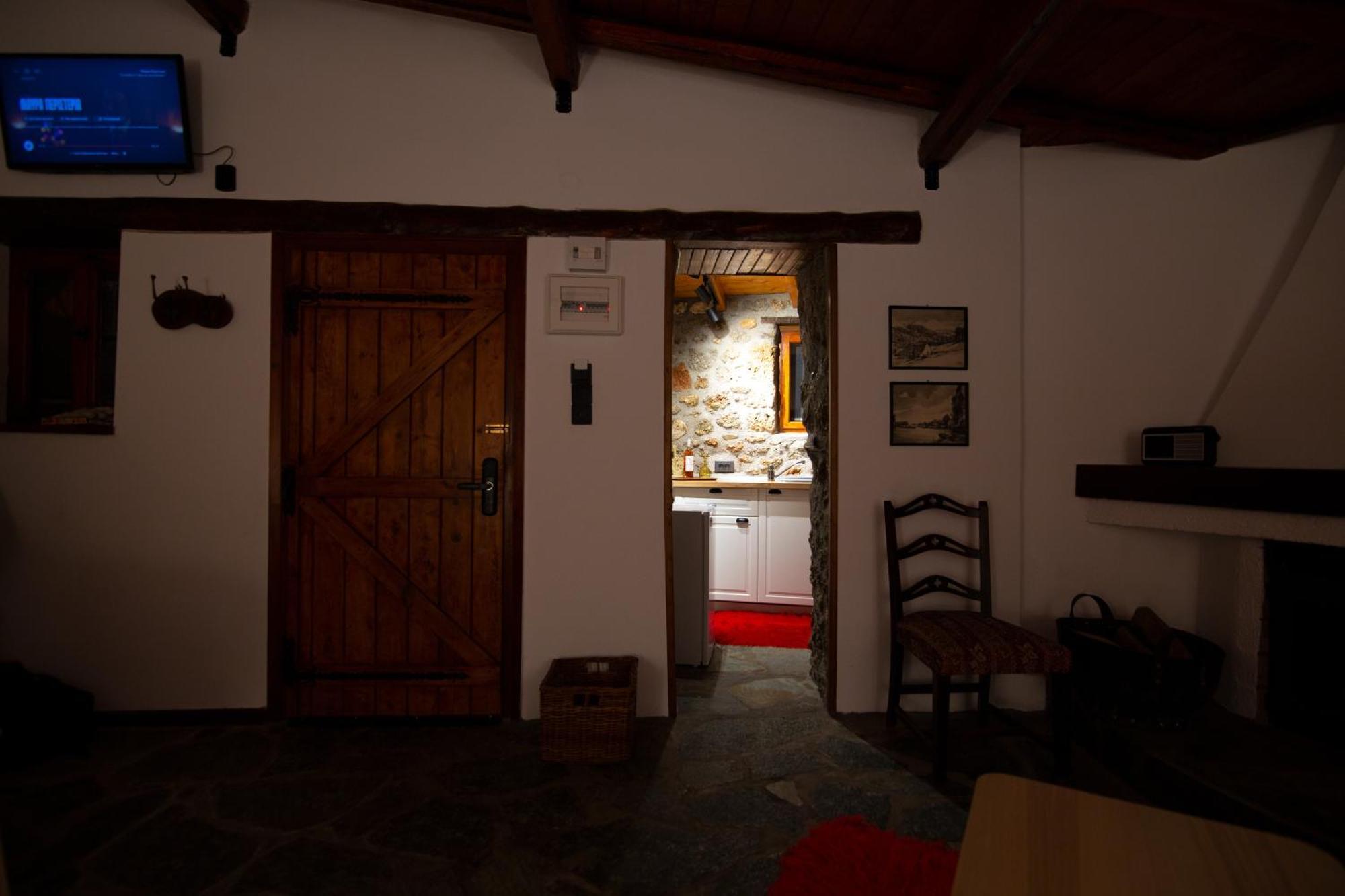 Appartamento Fteri Stone House In Platanos, Akrata Esterno foto
